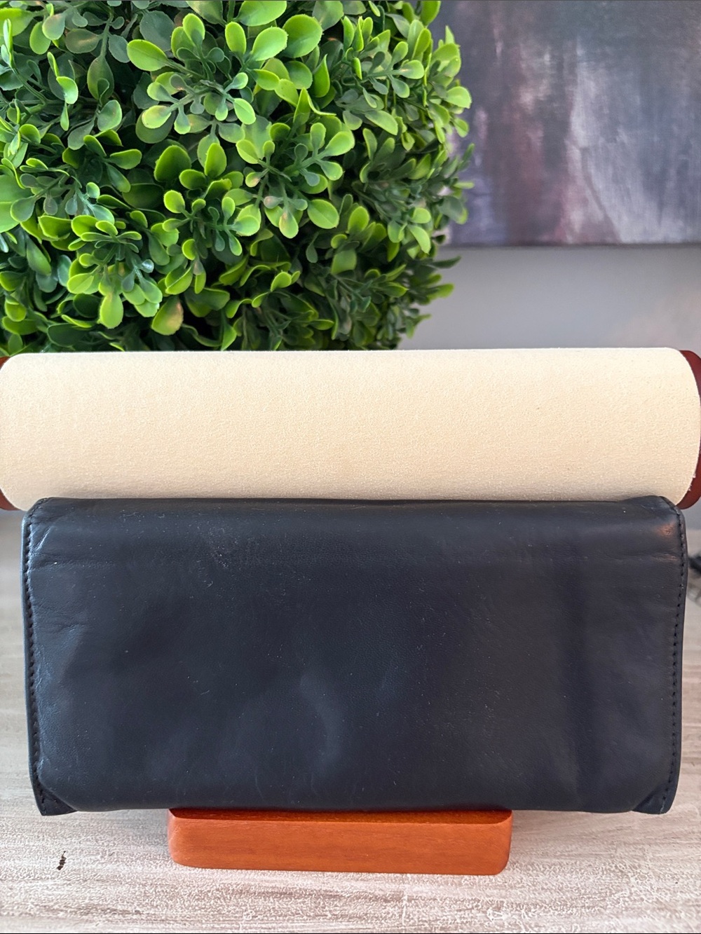 Salvatore Ferragamo Black Woven Logo Leather Wallet - Picture 2 of 11